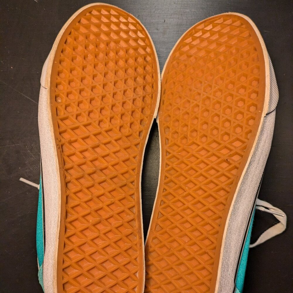 Green Vans Skate Shoe, 11 - Picture 2 of 4